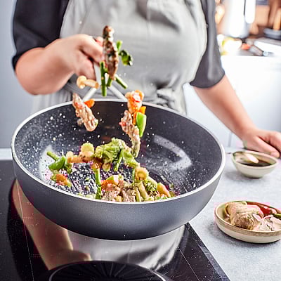 Demeyere Alu Plus 3 Ceraforce Wok 28 cm 