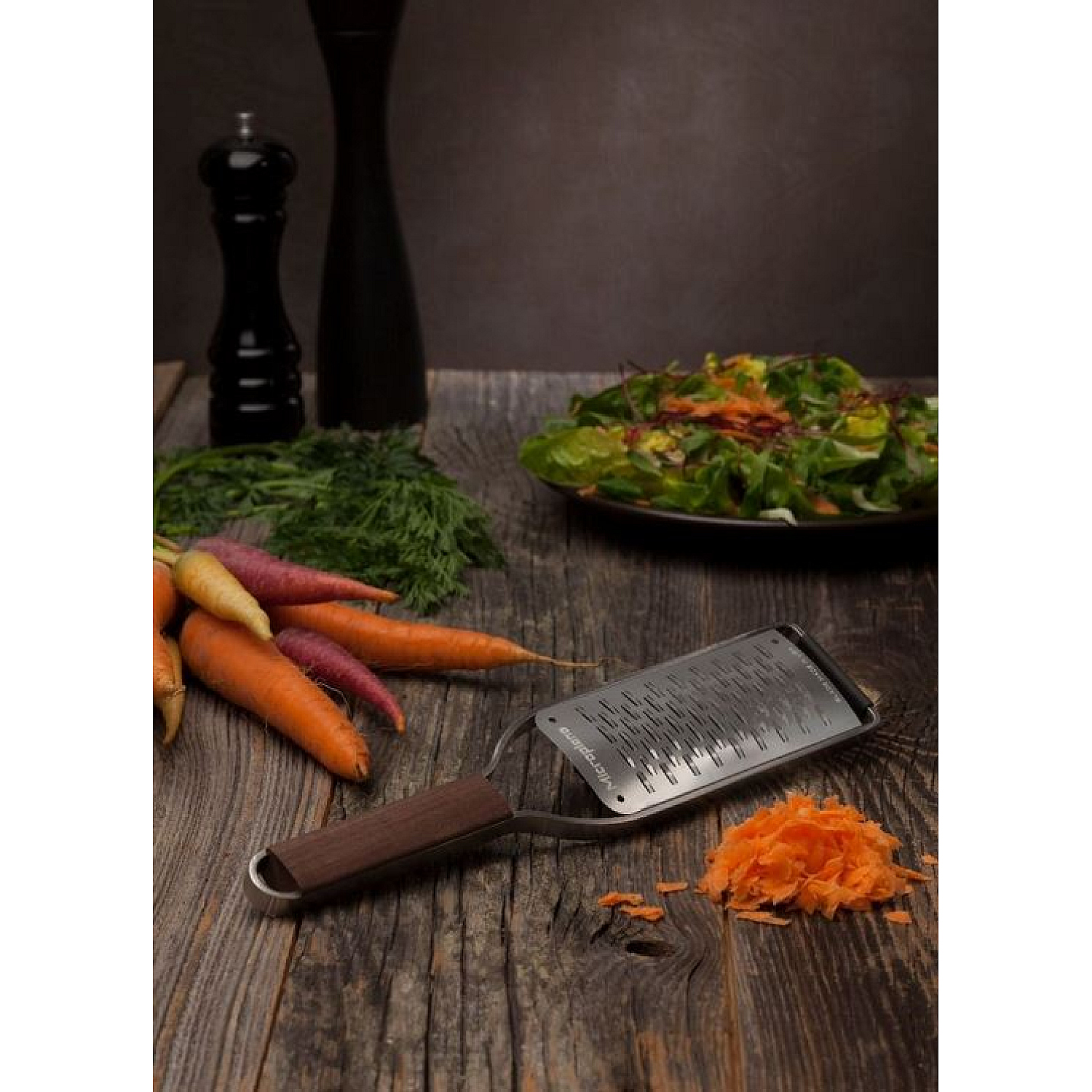 Microplane Master Series Grater - Grater with walnut handle ...