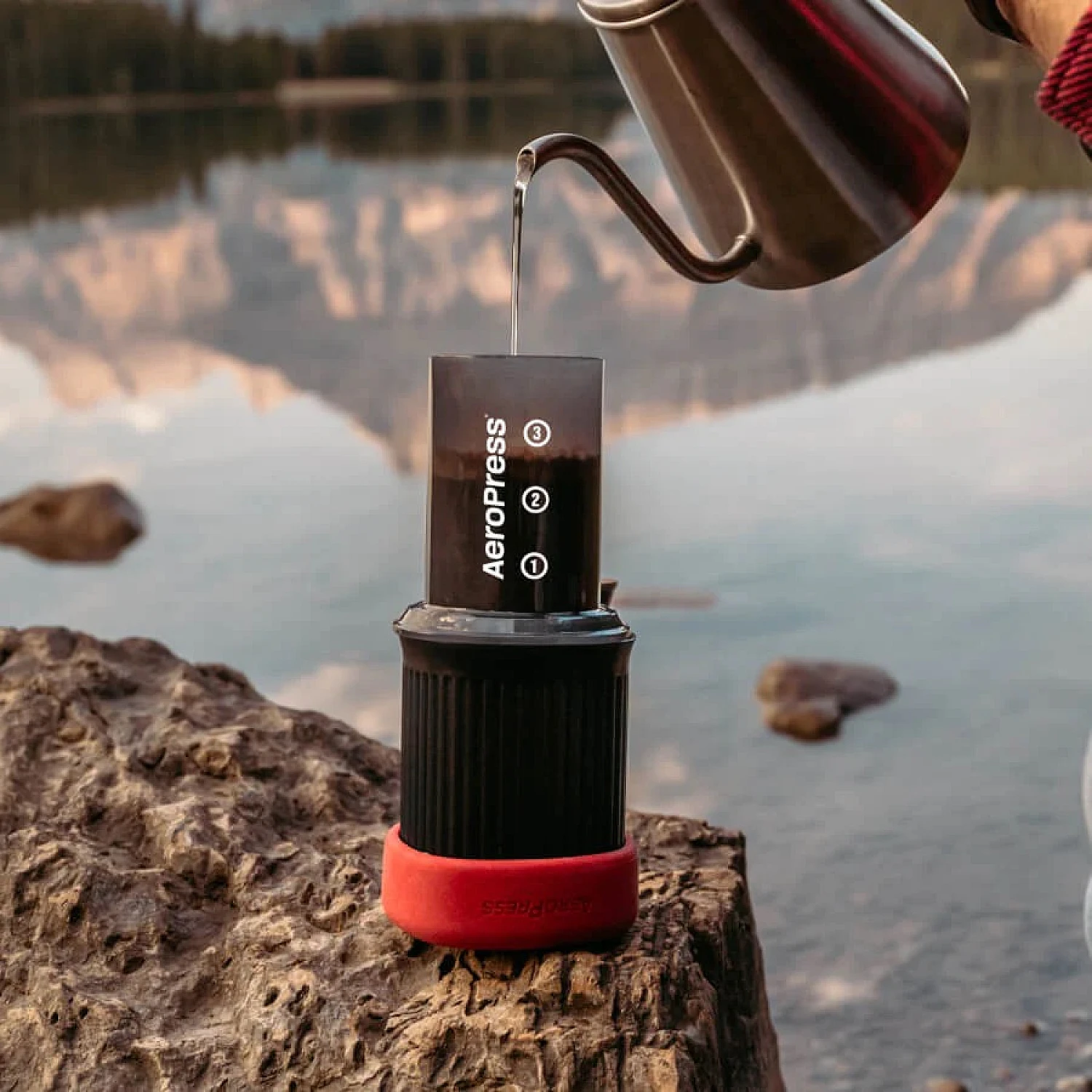 AeroPress Go Coffee Maker - The Travel Coffeemaker | Knivesworld.eu