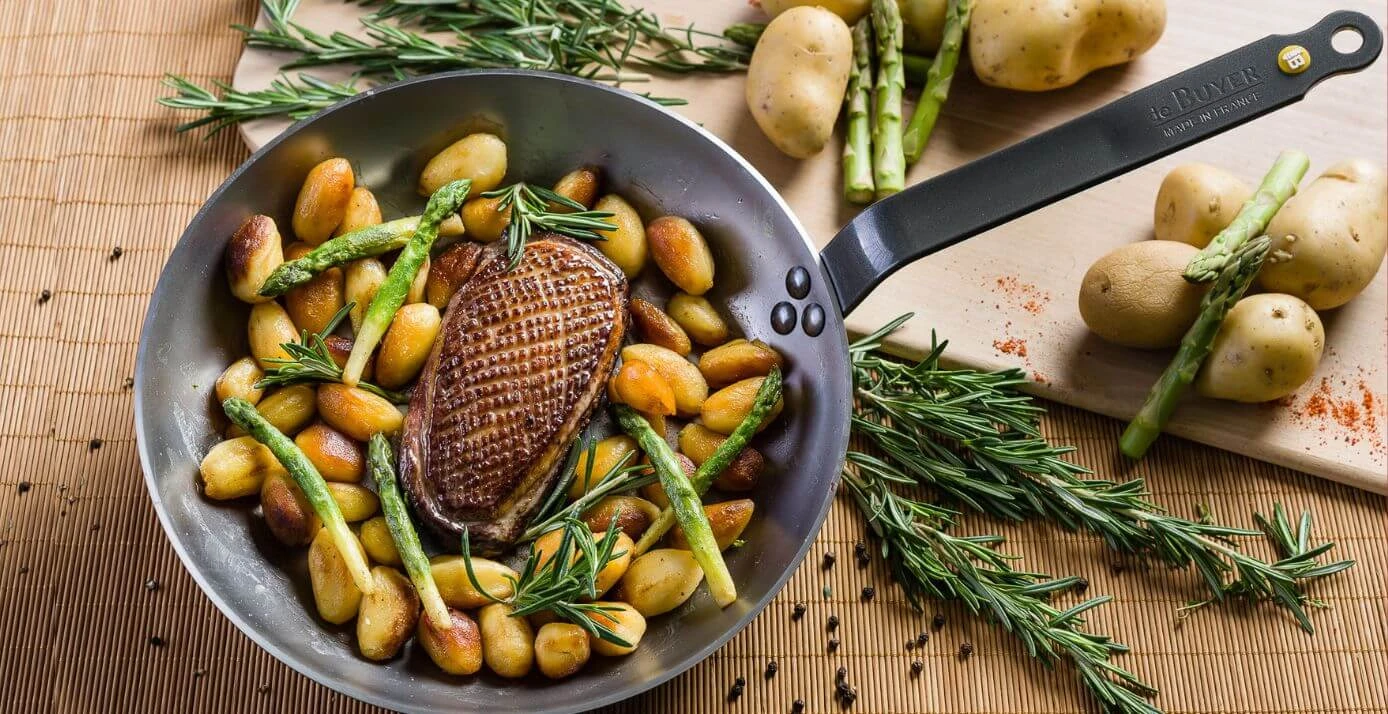 Alles over pannen van koolstofstaal