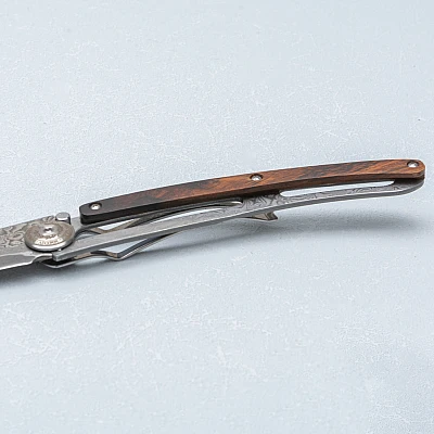 Deejo Zakmes Damascus Staal En Ijzerhout 37 gram