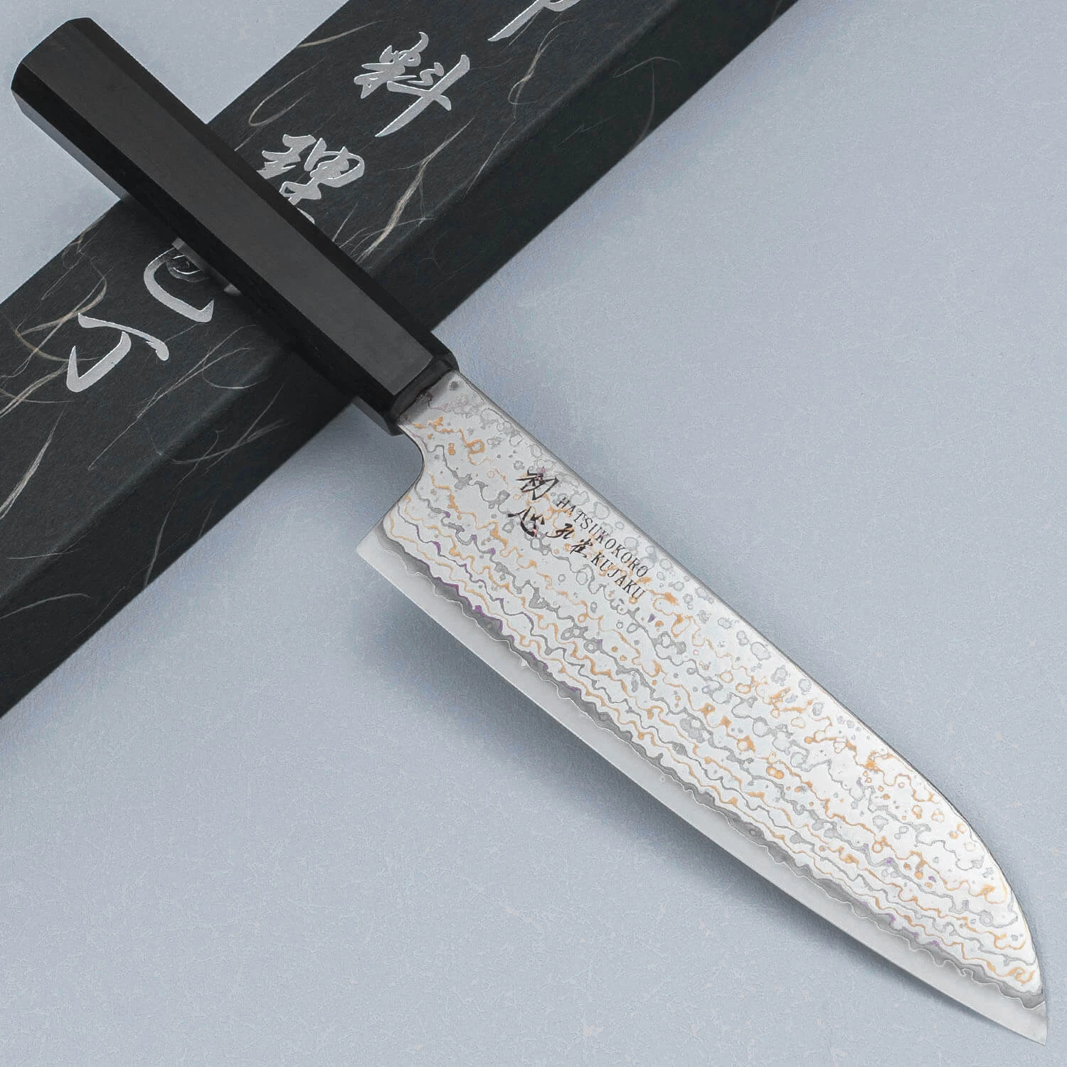 Hatsukokoro Kujaku V-Toku 2 Rainbow Damask Santoku | Knivesworld.eu