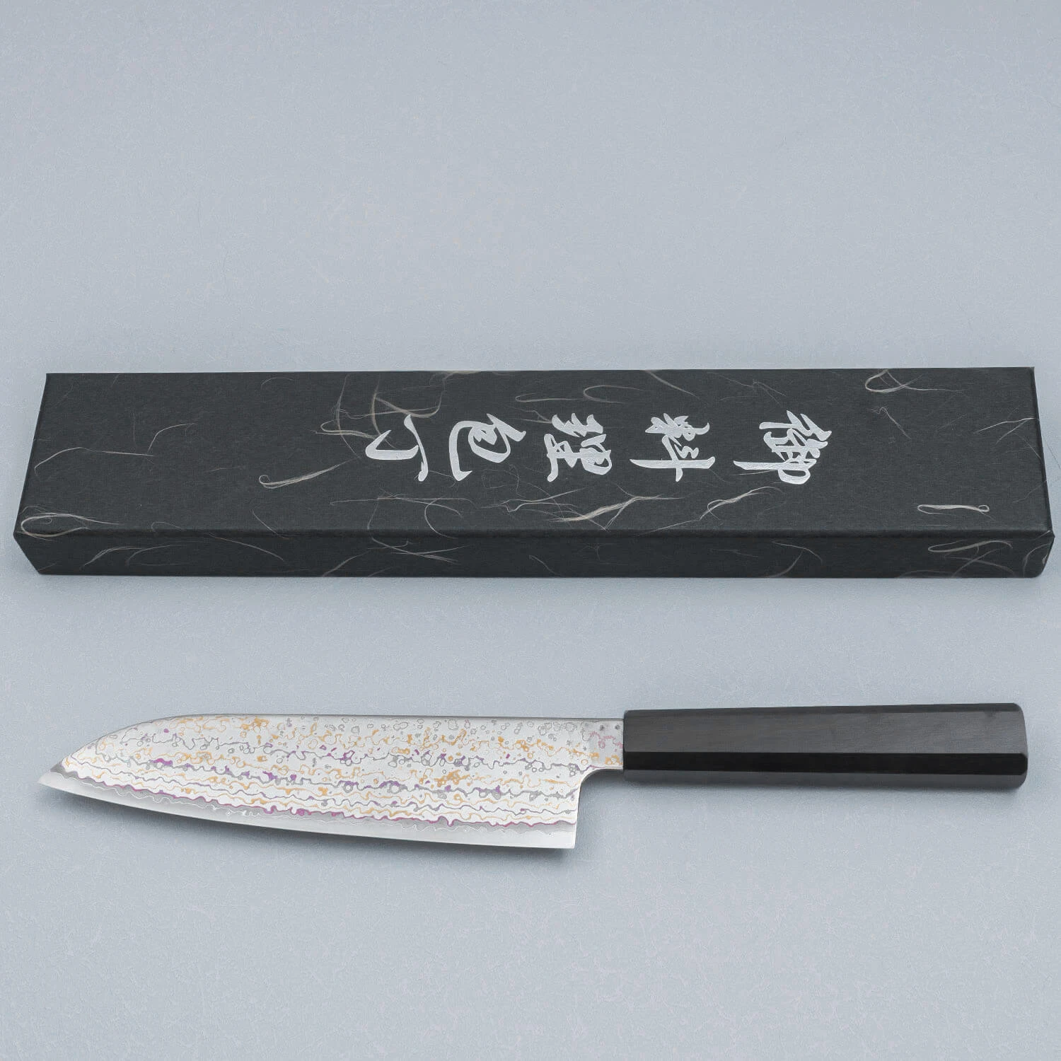 Hatsukokoro Kujaku V-Toku 2 Rainbow Damask Santoku | Knivesworld.eu