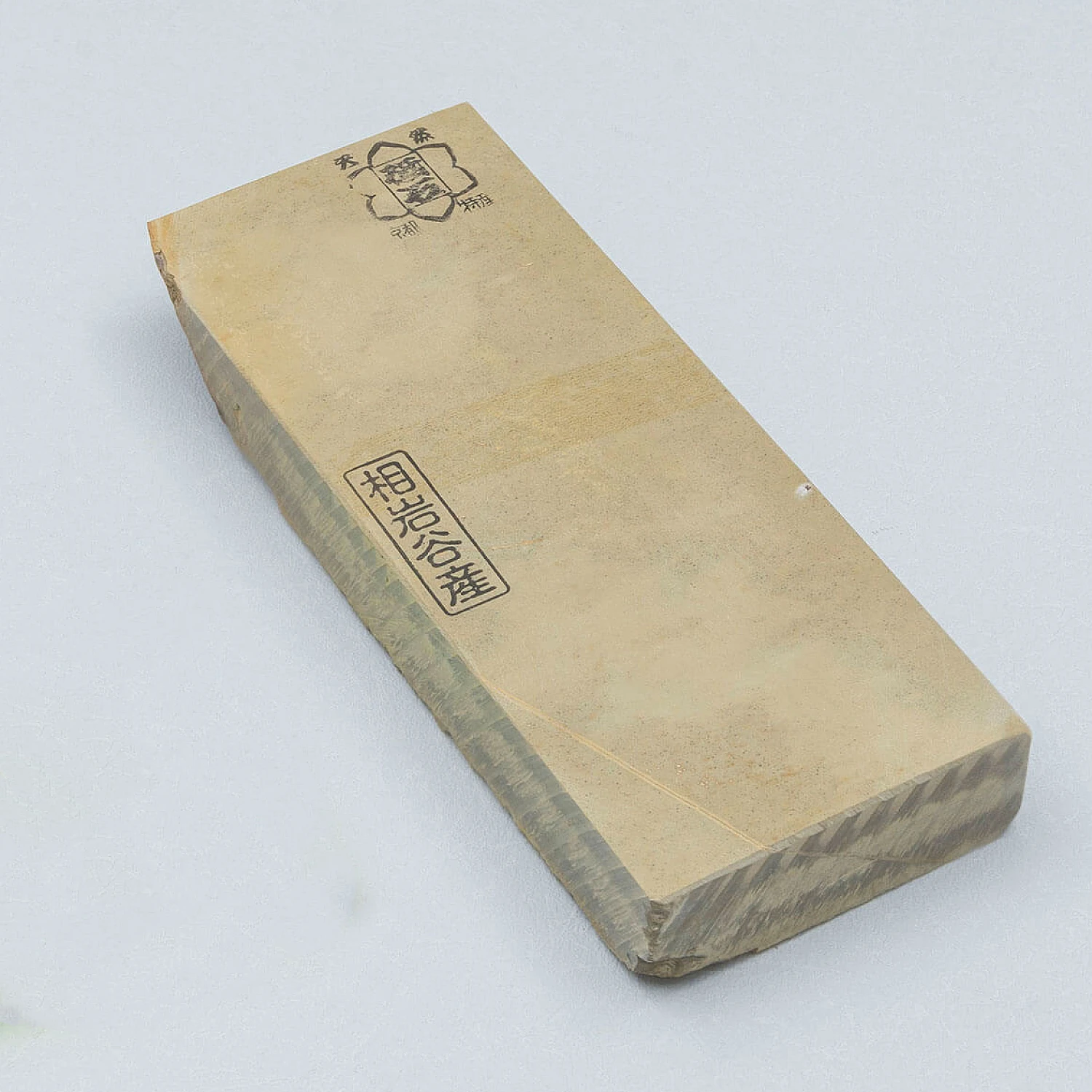 Aiiwatani Natural Sharpening Stone Level 4: 19 x 7.5 x 2.6 cm
