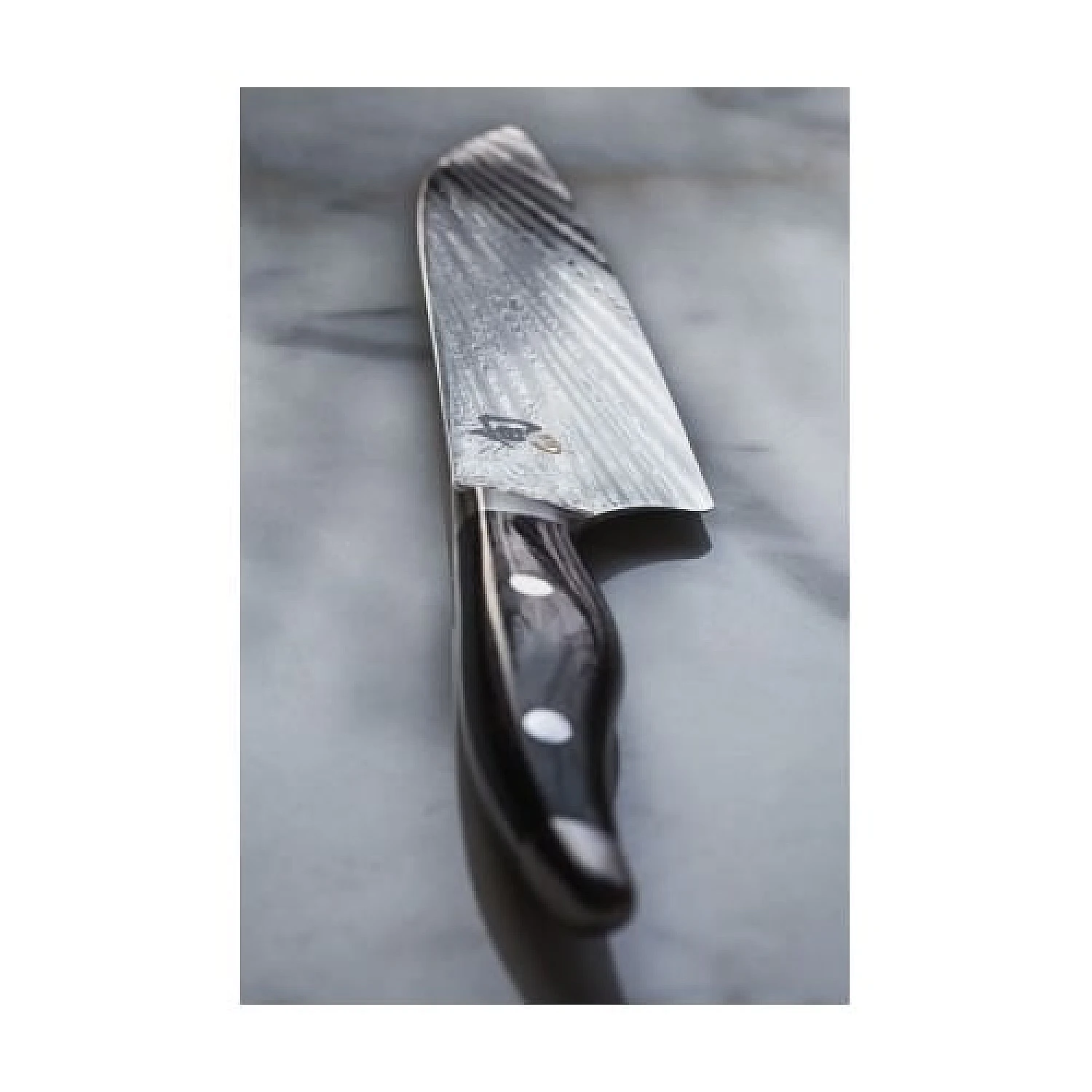KAI Shun Nagare Coltello da cucina 20 cm lunghezza lama - 72 strati di acciaio damasco VG 2 & VG 10 lama a doppio nucleo - Pakkawood grigio-nero - Fatto a mano