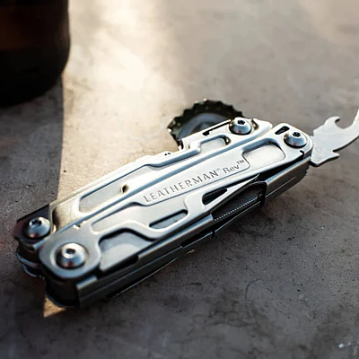 Leatherman Rev Multitool