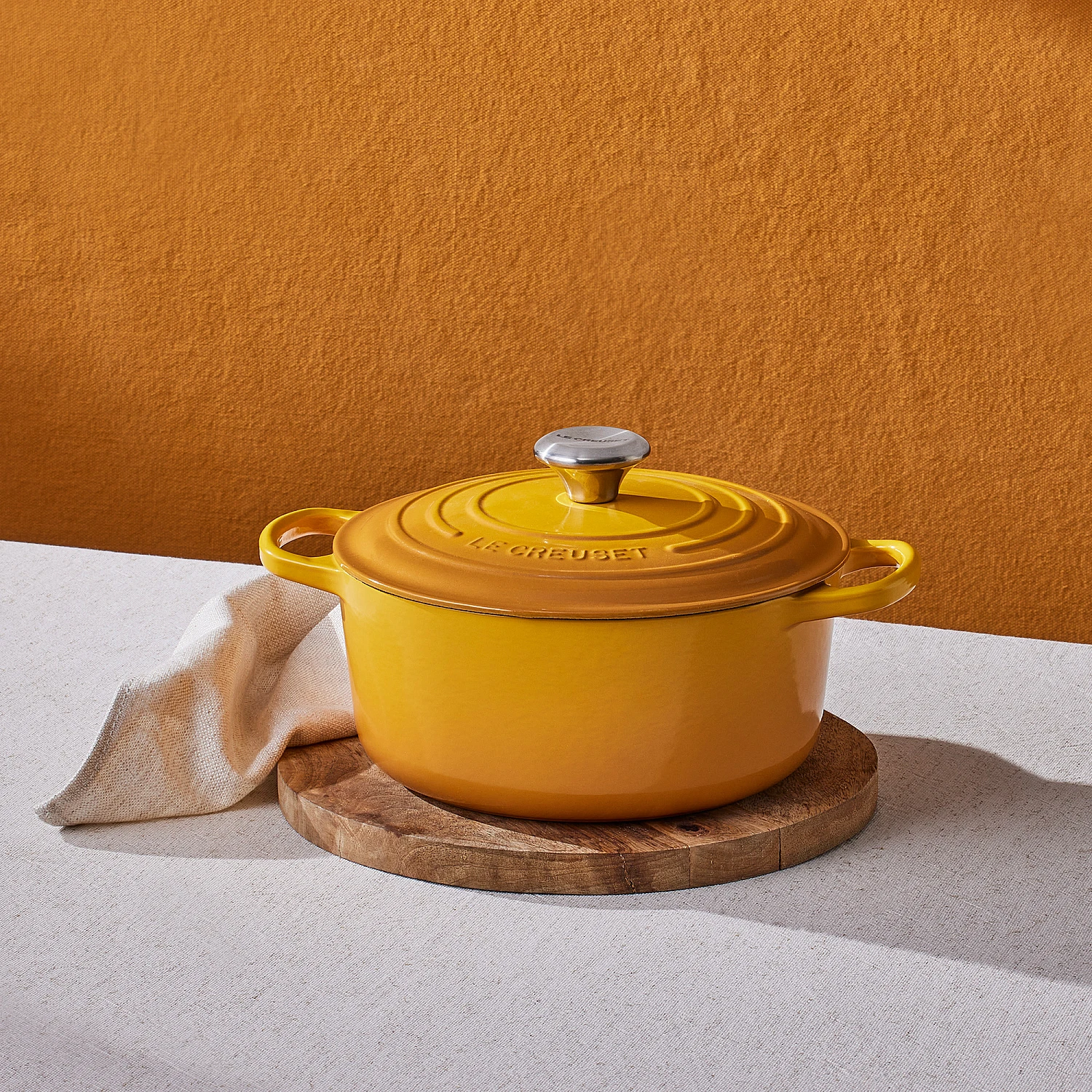 Le Creuset Signature Casserole 24 cm Nectar | Knivesworld.eu
