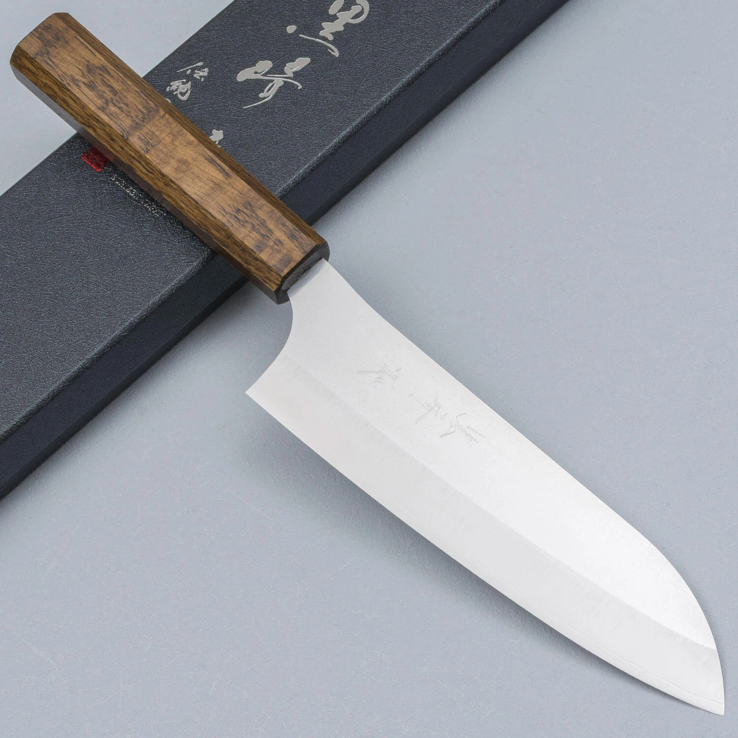 Yu Kurosaki Gekko XEOS Oak Santoku 17 cm | Knivesworld.eu