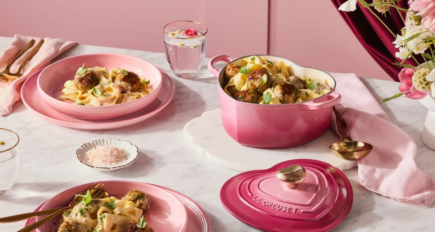 Le Creuset Signature Casserole Heart Shape 20 cm Berry