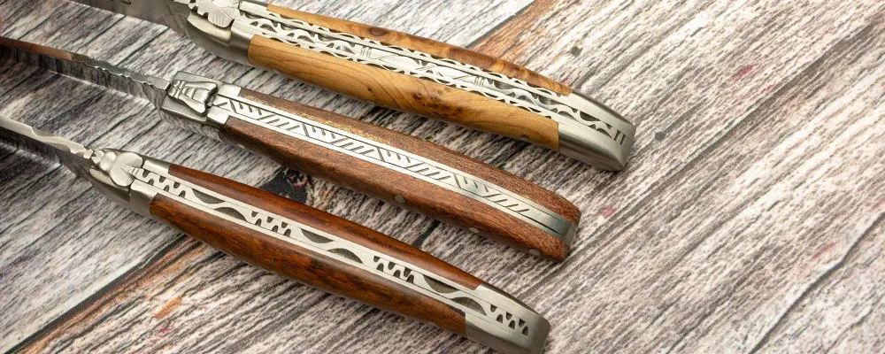 gravure op de achterkant 